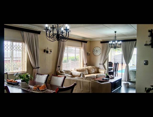 4 BEDROOM HOUSE FOR SALE IN BLUFF